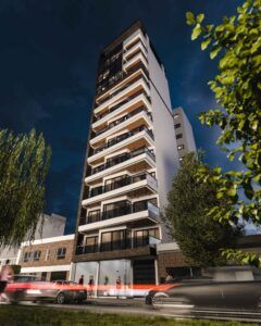 En la Torre Meydan el avance continúa: Instalaciones y proyección de revoques