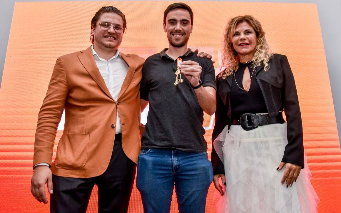 Yacoub entregó dos nuevas torres en la ciudad de La Plata