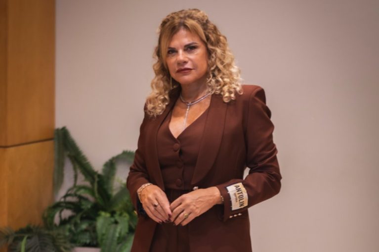 Viviana Yacoub, fundadora y presidente. Arquitecta y martillera pública