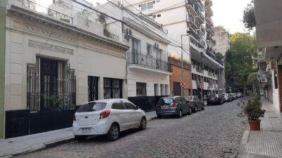 El Pasaje Bertres, una calle arbolada de Caballito