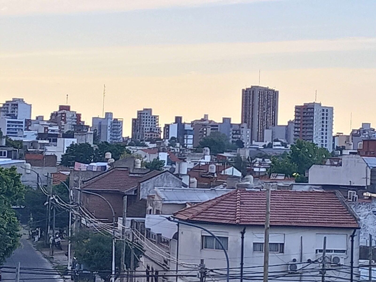 El horizonte de edificios de Caseros