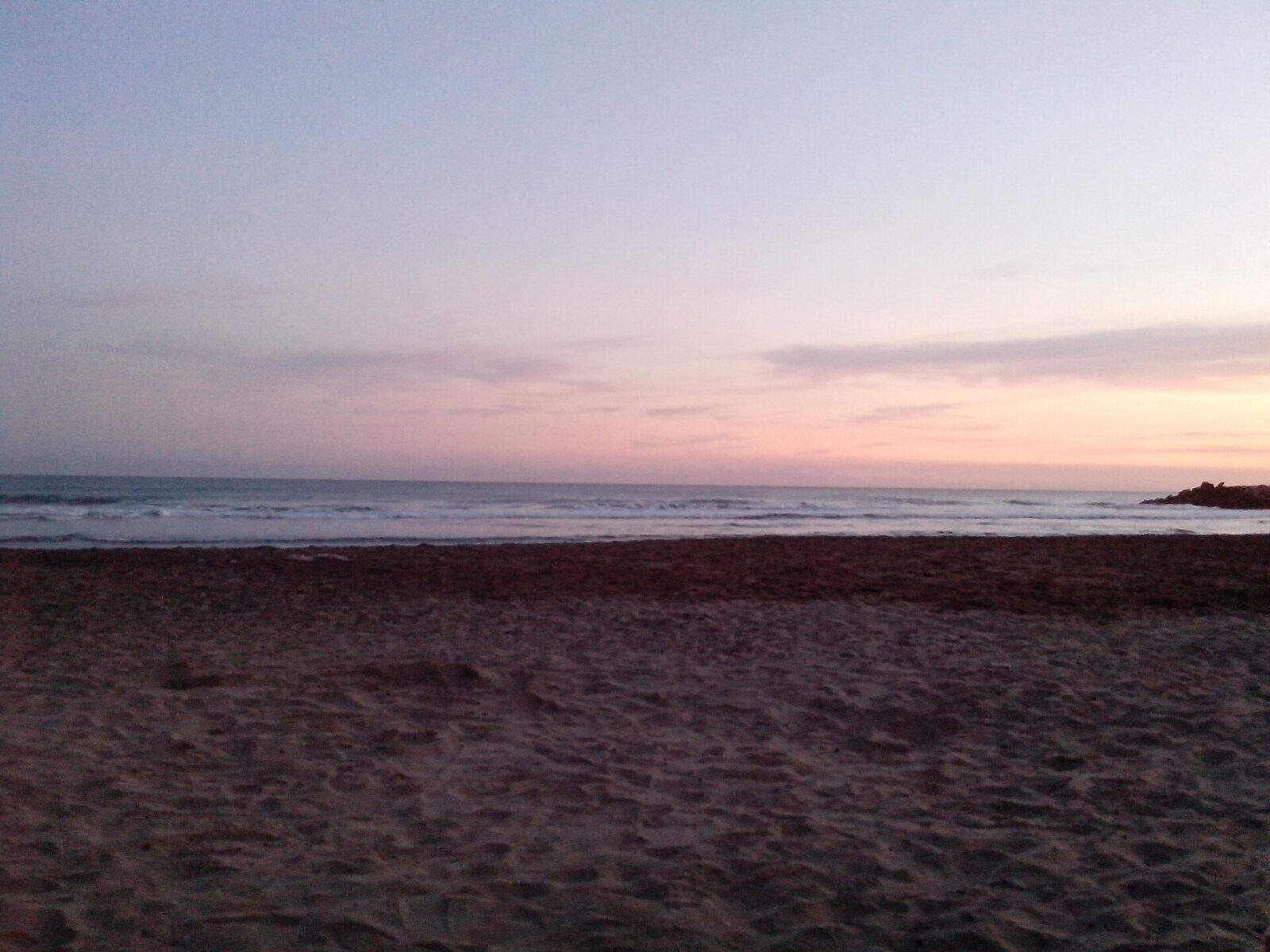Atardecer en la playa de Chapadmalal