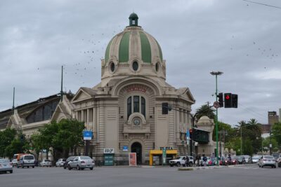 La estación de trenes de La Plata, en 1 y 44
