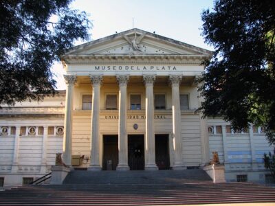 El Museo de Ciencias Naturales de La Plata, en el Paseo del Bosque
