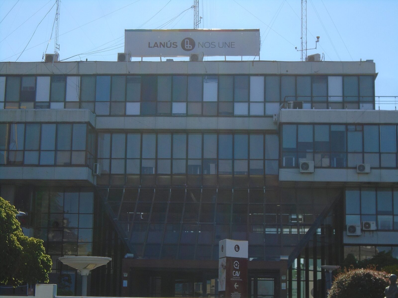 El edificio de la Municipalidad de Lanús