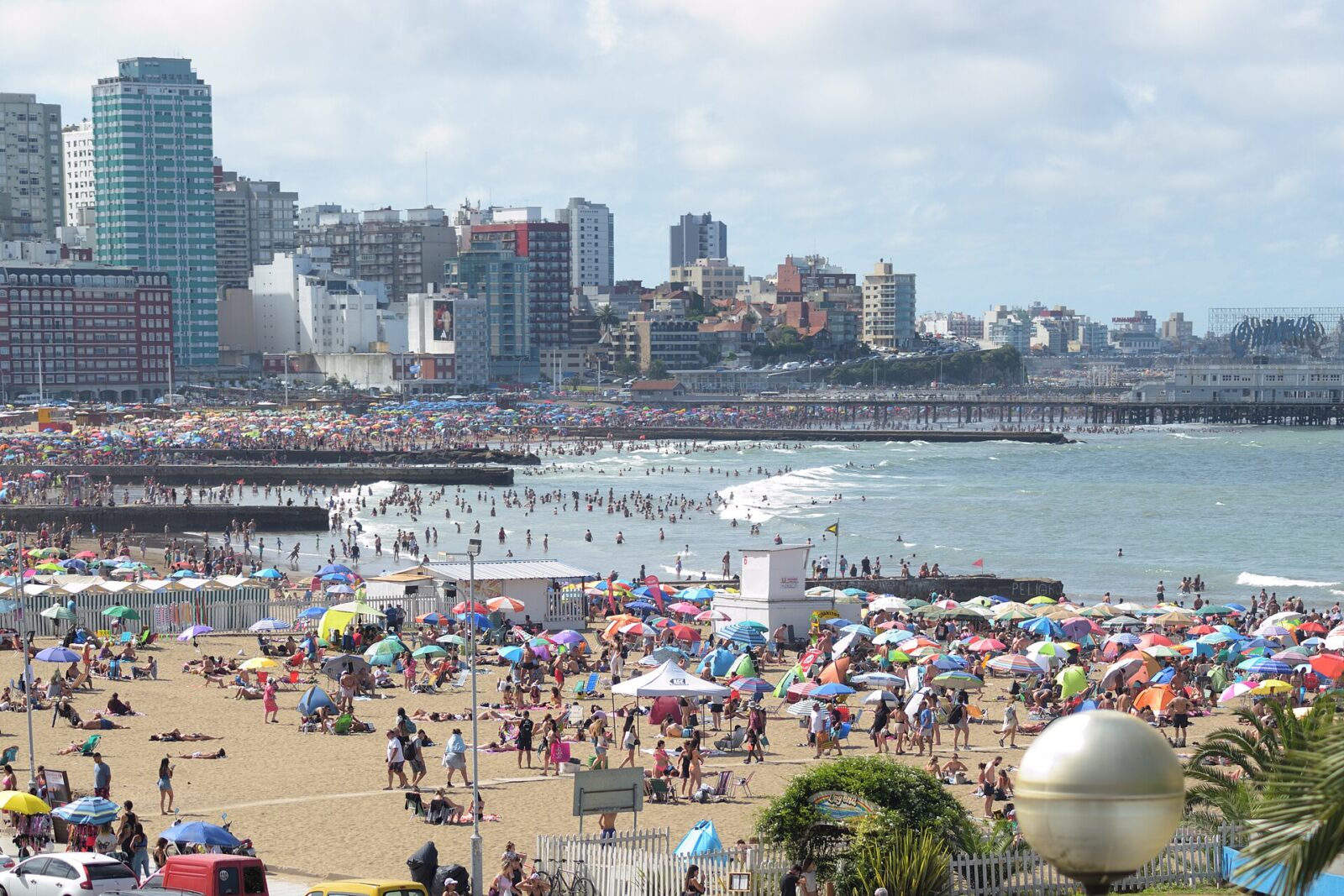 La Playa Bristol de Mar del Plata en enero