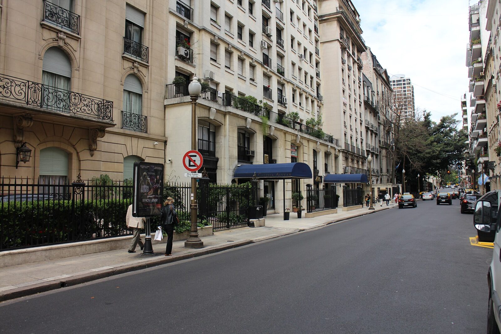 La Avenida Alvear de Recoleta y sus palacios de estilo francés