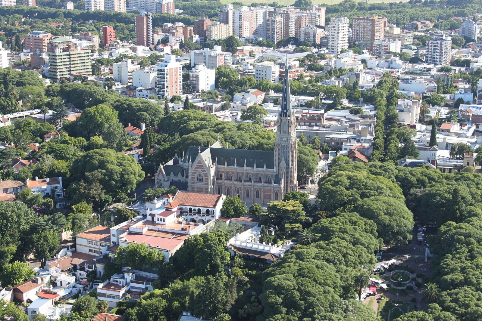 El casco histórico de San Isidro desde el aire, con la Catedral