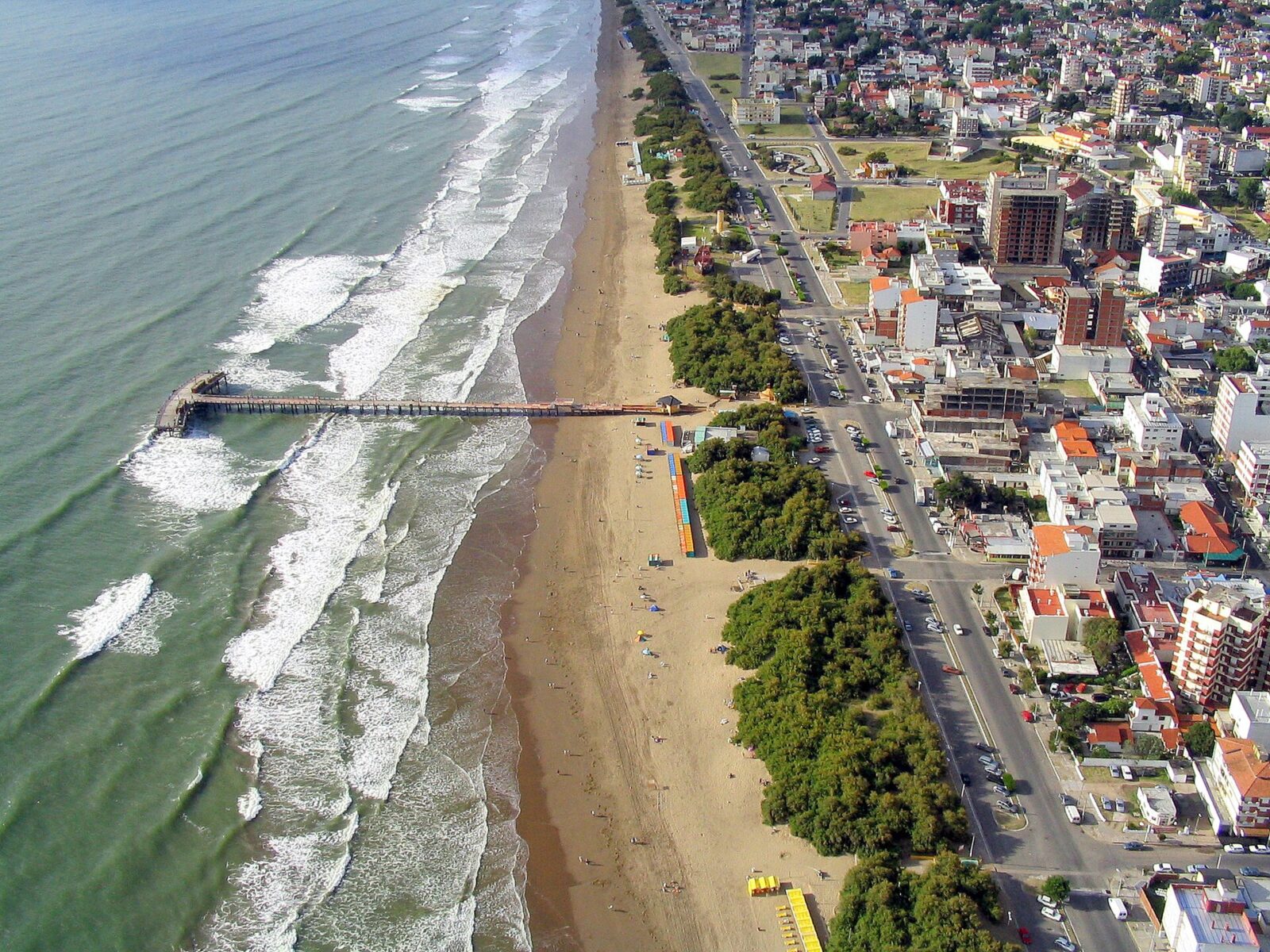 La playa de Santa Teresita desde el aire